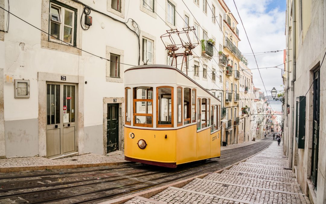 Luxury Mindset, Remote Revenue: The Psychology of Digital High‑Achievers